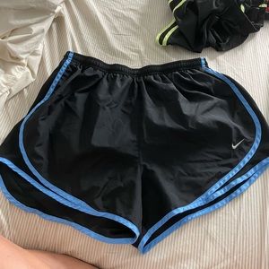 Womens nike running shorts sz L